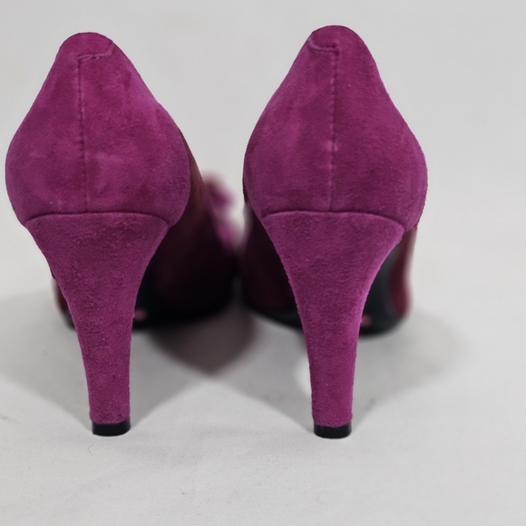 Isaac Mizrahi Fuchsia-Red Cute Pumps - Picture 4 of 8